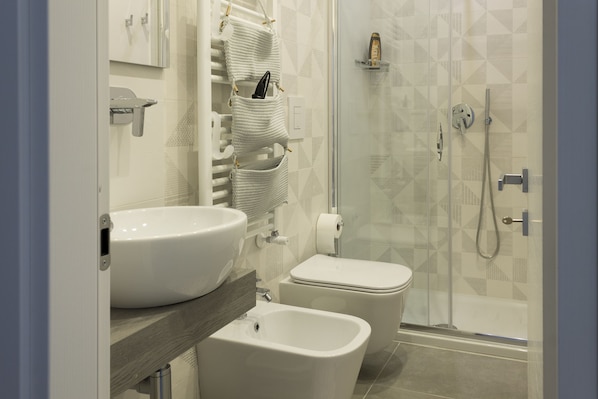 Free toiletries, hair dryer