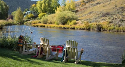 Outpost: Alpine Cottage Studio