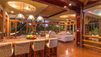 Vila Mewah, 6 kamar tidur, kolam renang pribadi | Makan di kamar