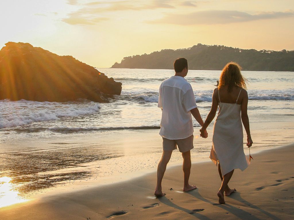 Beach nearby, white sand, beach shuttle, sun-loungers