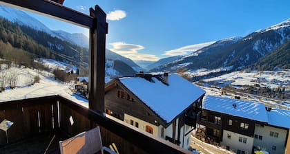 Helle ruhige Wohnung, tolle Aussicht auf die Aletscharena, Wandern u. Skifahren