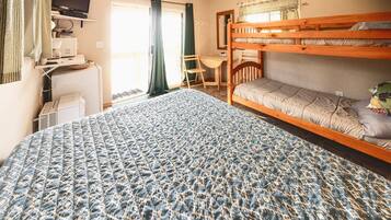 1 bedroom, internet, bed sheets