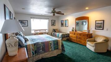 1 bedroom, free Internet, bed sheets