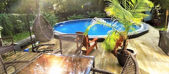 Large 3/4 bedroom Valley View House with Outdoor Space, Pool and Storm Shelter