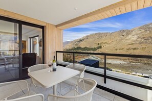 Family Apartment | Balcony