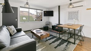 Apartment, 2 Bedrooms, Kitchen, Partial Lake View | Living area - Scenic 1 (Queenstown)