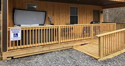 Rock Hill Cabins - Bear Den