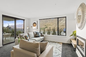 Apartment, 2 Bedrooms, Non Smoking, Ground Floor | Living area | Flat-screen TV - Taha Apartment (Arthur's Point)