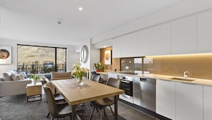 Apartment, 2 Bedrooms, Non Smoking, Ground Floor | Private kitchen - Taha Apartment (Arthur's Point)
