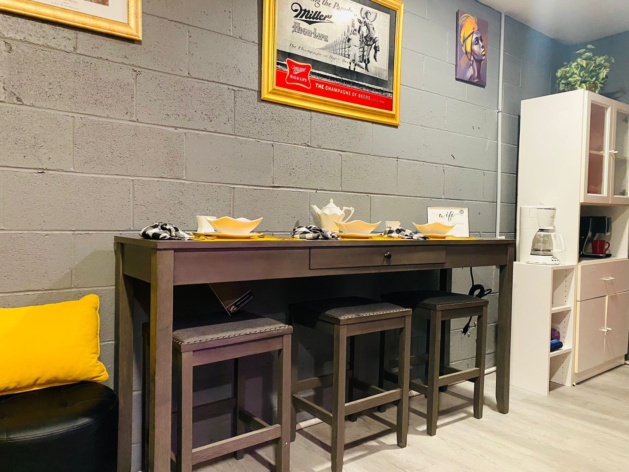 Makan di kamar