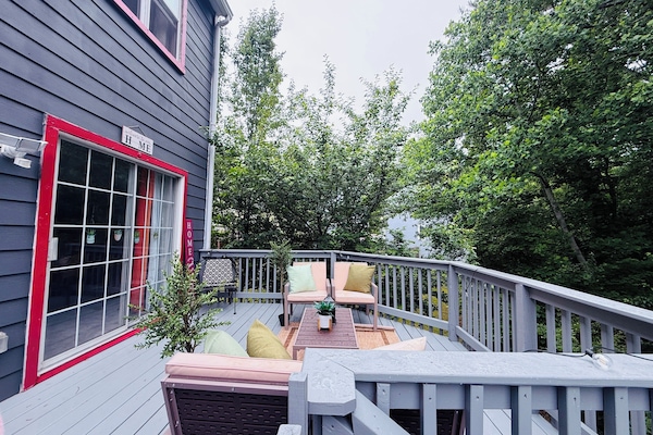 Royal House, 2 Bedrooms, Kitchen, Executive Level | BBQ/picnic area