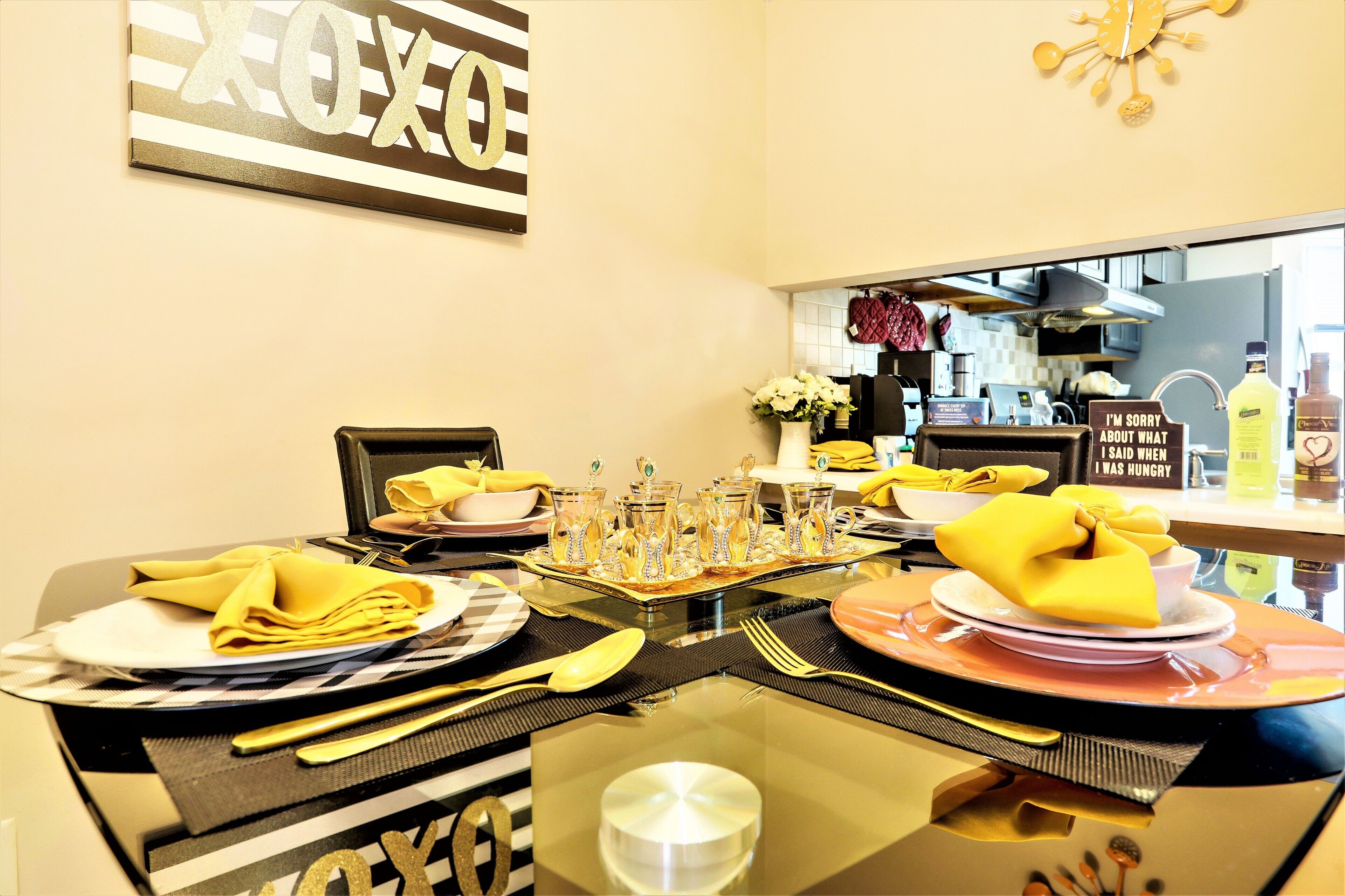 Royal House, 2 Bedrooms, Kitchen, Executive Level | In-room dining