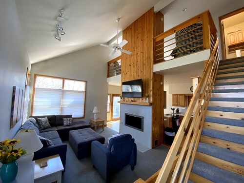 Big Cozy House In The Dunes (5bed/3.5bath plus loft) - Nested In Wooded Hillside