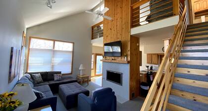 Big Cozy House In The Dunes (5bed/3.5bath plus loft) - Nested In Wooded Hillside