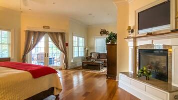 Exclusive Suite | Egyptian cotton sheets, premium bedding, down comforters, pillowtop beds