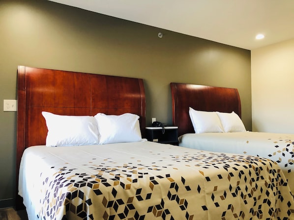 Cortinas blackout, tabla de planchar con plancha y wifi gratis 