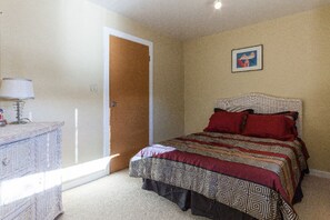 2 habitaciones, tabla de planchar con plancha y cuna de viaje 