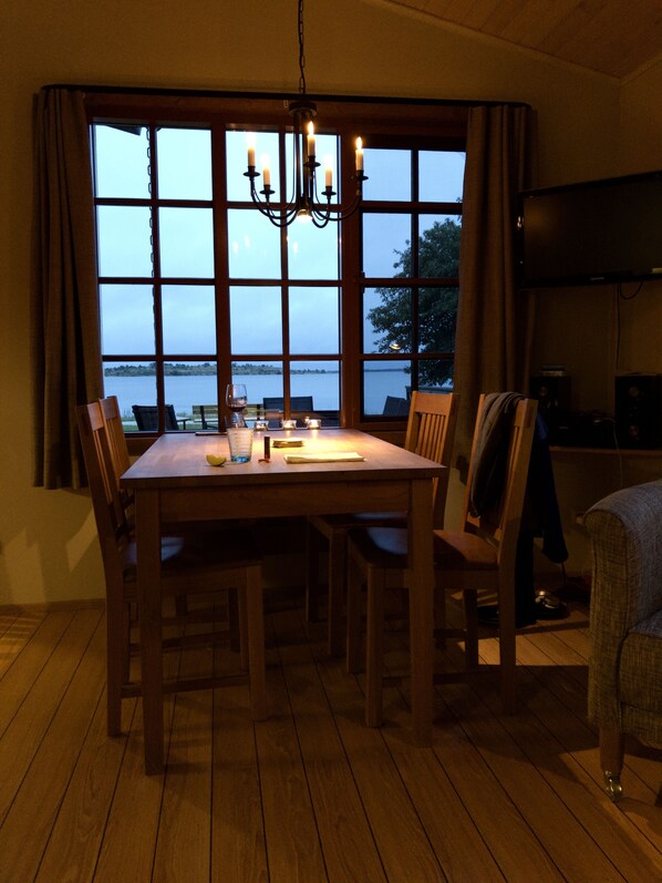 Interior detail - Ipa Peveli Boutique - Test UsrRsrch (Austin)