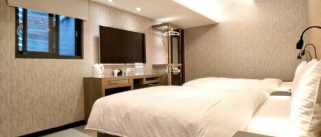 Quadruple Room | Down duvets, blackout curtains, soundproofing, iron/ironing board