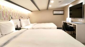 Quadruple Room | Down comforters, blackout drapes, soundproofing, iron/ironing board