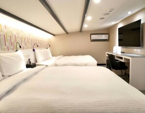 ألحفة محشوة بالريش وستائر تعتيم وتجهيزات عازلة للصوت ومكوا ة/لوح كي