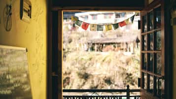 Hiên