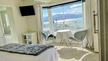 1 bedroom, in-room safe, iron/ironing board, free WiFi