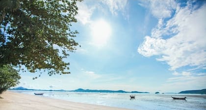 Zimmer mit Meerblick - großer Pool mit Strand und Garten - 253