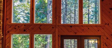 Smart-TV, peis, videospill og DVD-spiller