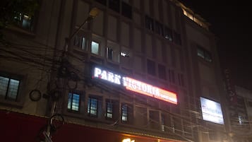 Façade de lâhĂ©bergement - soirĂ©e/nuit