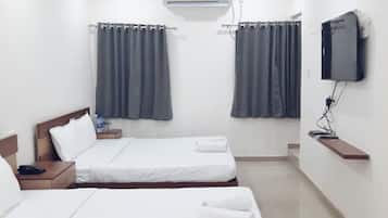 Family Suite | 1 bedroom, soundproofing, free WiFi
