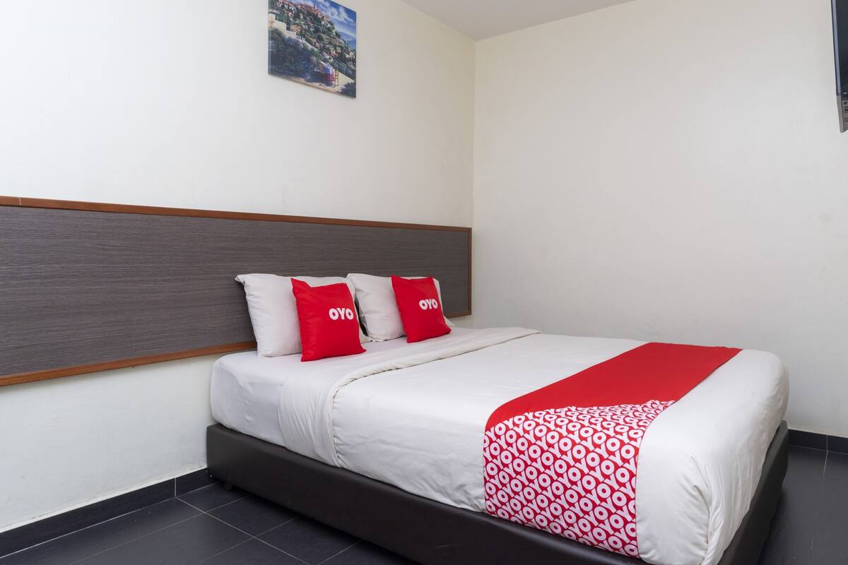 Standard Double Room | Free WiFi, bed sheets