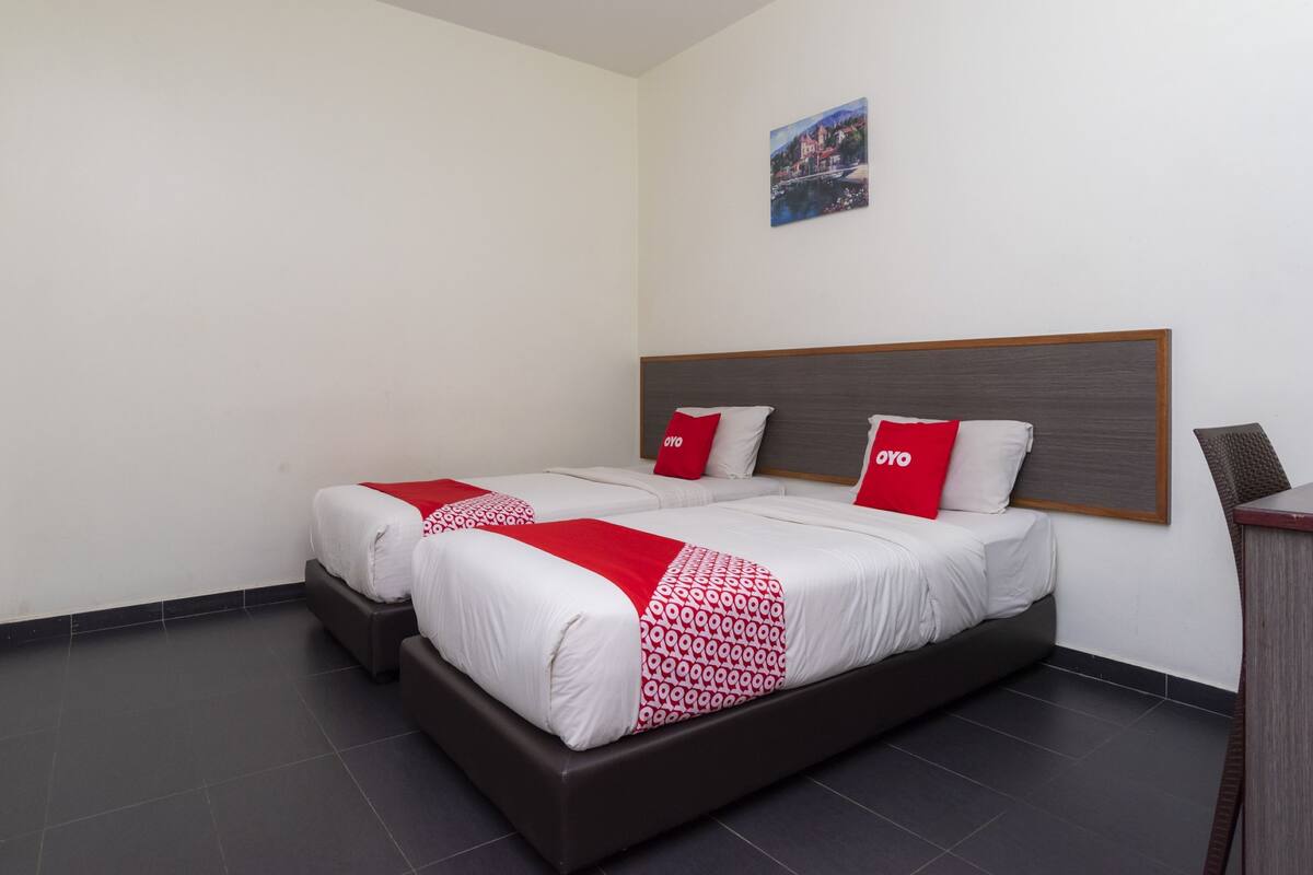 Standard Twin Room | Free WiFi, bed sheets