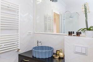 Bathroom sink - MM House - Adults Only (Zagreb)