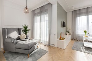 Executive-Studiosuite (2) | Wohnzimmer | Flachbildfernseher