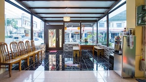 Interior entrance - Family Homestay (Liuqiu)