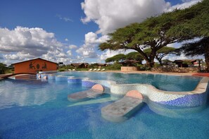 Outdoor pool - Kilima Safari Camp (Amboseli)