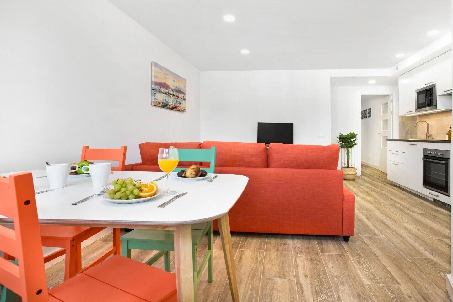 Apartment, 2 Bedrooms | Dining room