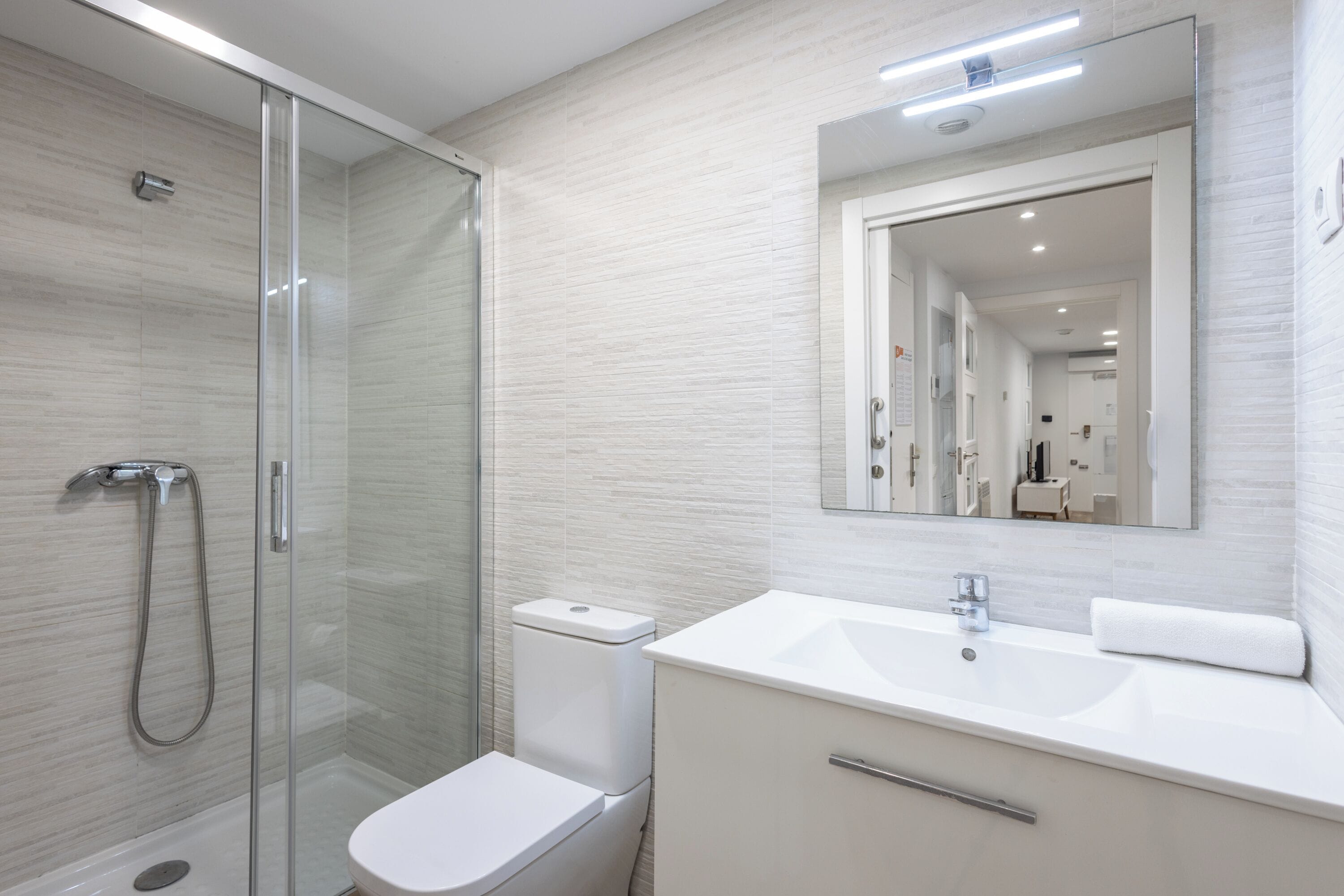 Apartment, 2 Bedrooms | Bathroom | Bathtub, hair dryer, towels, soap