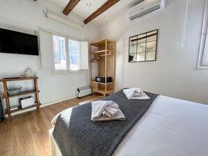 Apartment (0 Bedroom) | Iron/ironing board, free WiFi, bed sheets