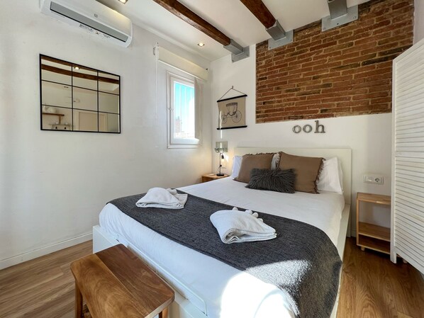 Apartment (0 Bedroom) | Iron/ironing board, free WiFi, bed sheets