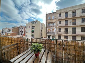 Apartment (2 Bedrooms) | Balkon