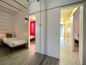 Departamento (2 Bedrooms) | 2 habitaciones, escritorio y tabla de planchar con plancha 