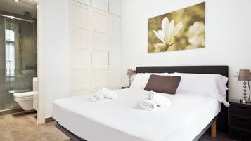 2 bedrooms, iron/ironing board, free cribs/infant beds, free WiFi
