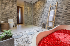 Bathroom - Villa Atap Padi by Nagisa Bali (Ubud)