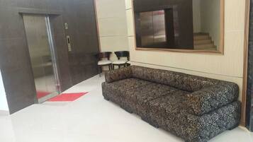 Kawasan tempat duduk lobi