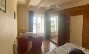 2 Schlafzimmer, Bügeleisen/Bügelbrett, kostenloses WLAN