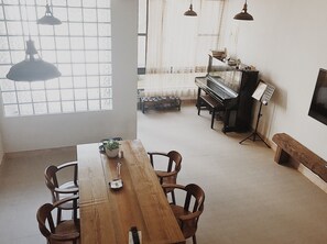 Hus - 4 sovrum | Sittområde i lobbyn