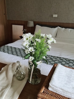 Desk, soundproofing, free WiFi, bed sheets - Lin's Inn (Ruisui)