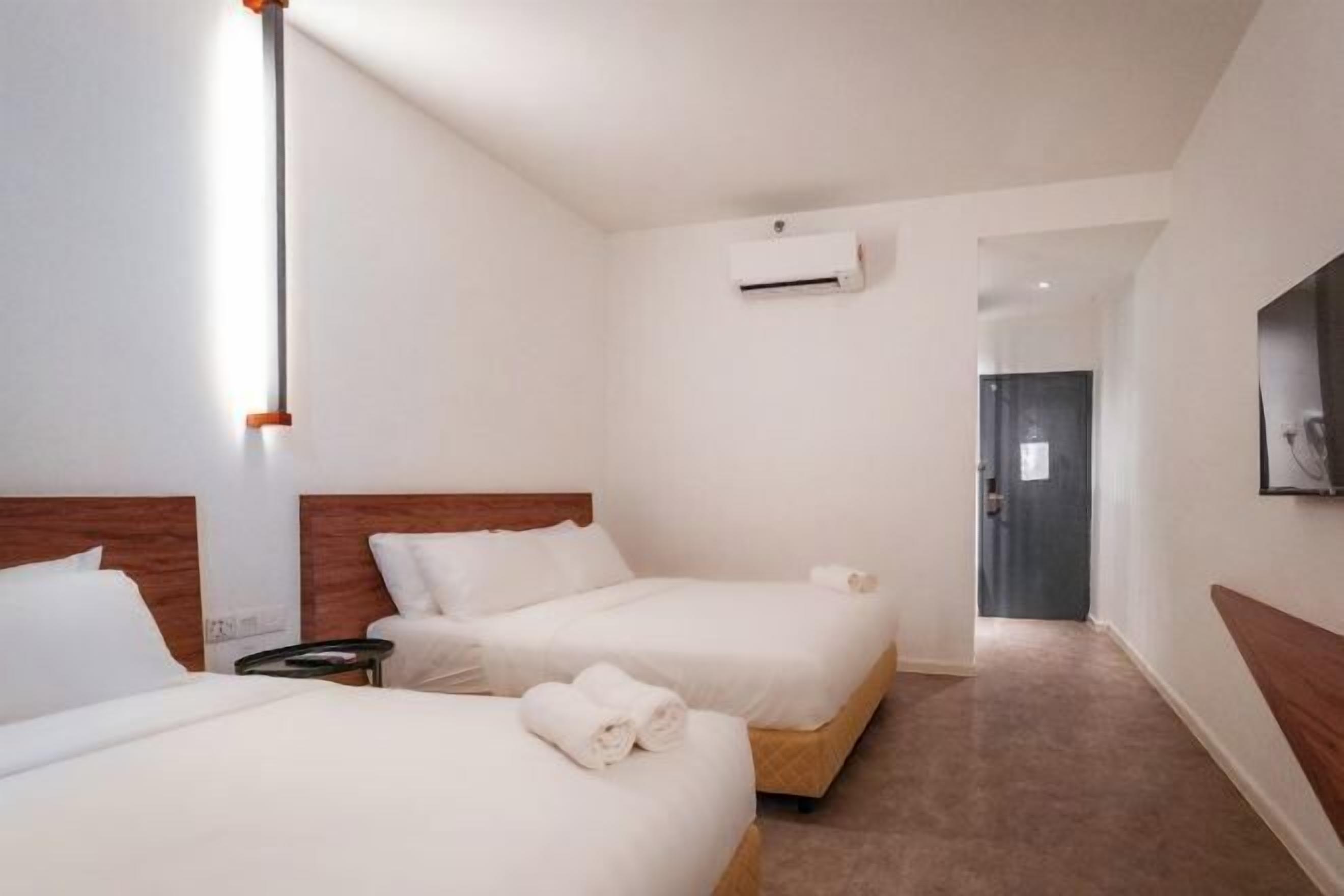 Bureau, rideaux occultants, fer et planche à repasser, Wi-Fi gratuit